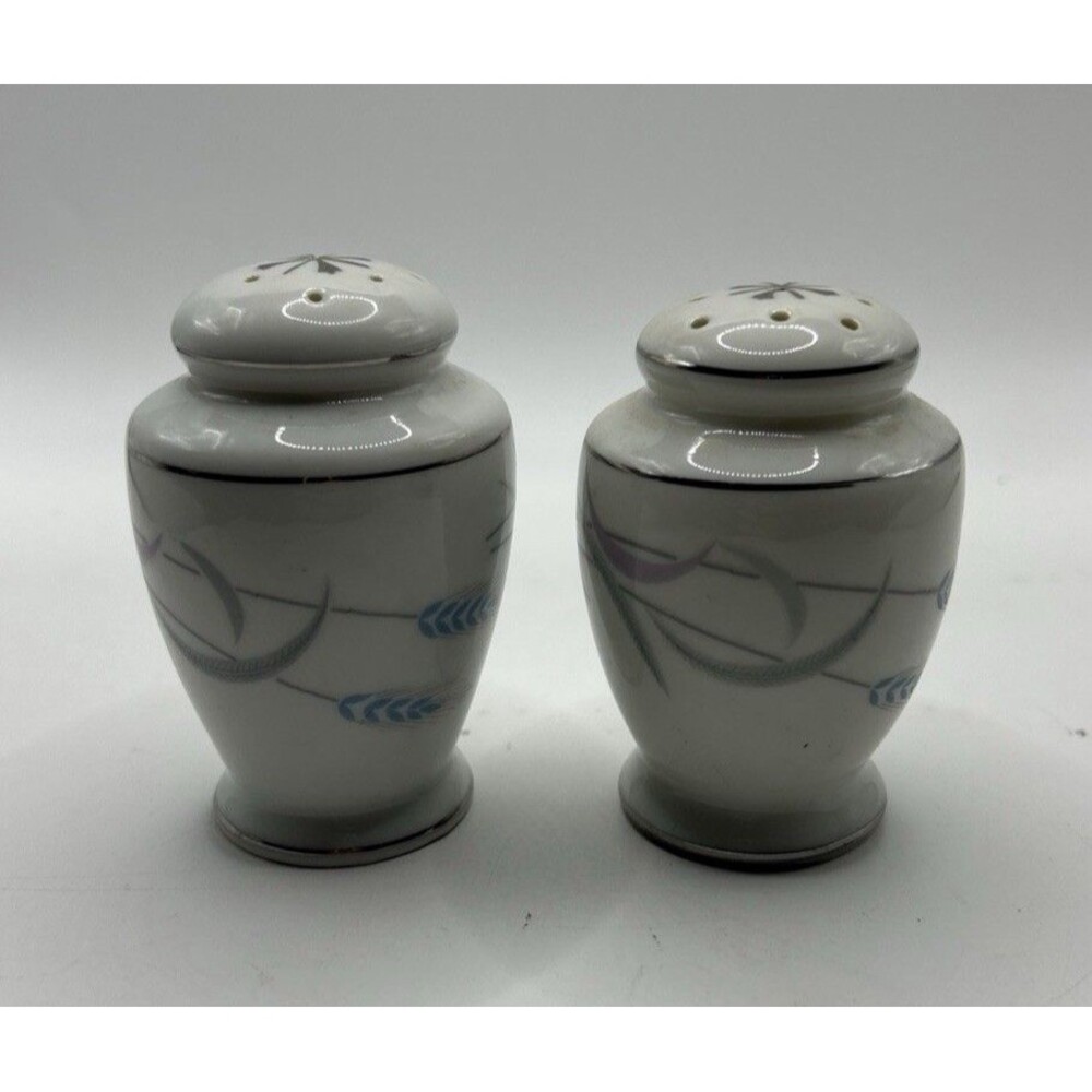 VTG Set 3.25" Vintage Royal Wheat Salt & Pepper Shaker Set Valmont Japan